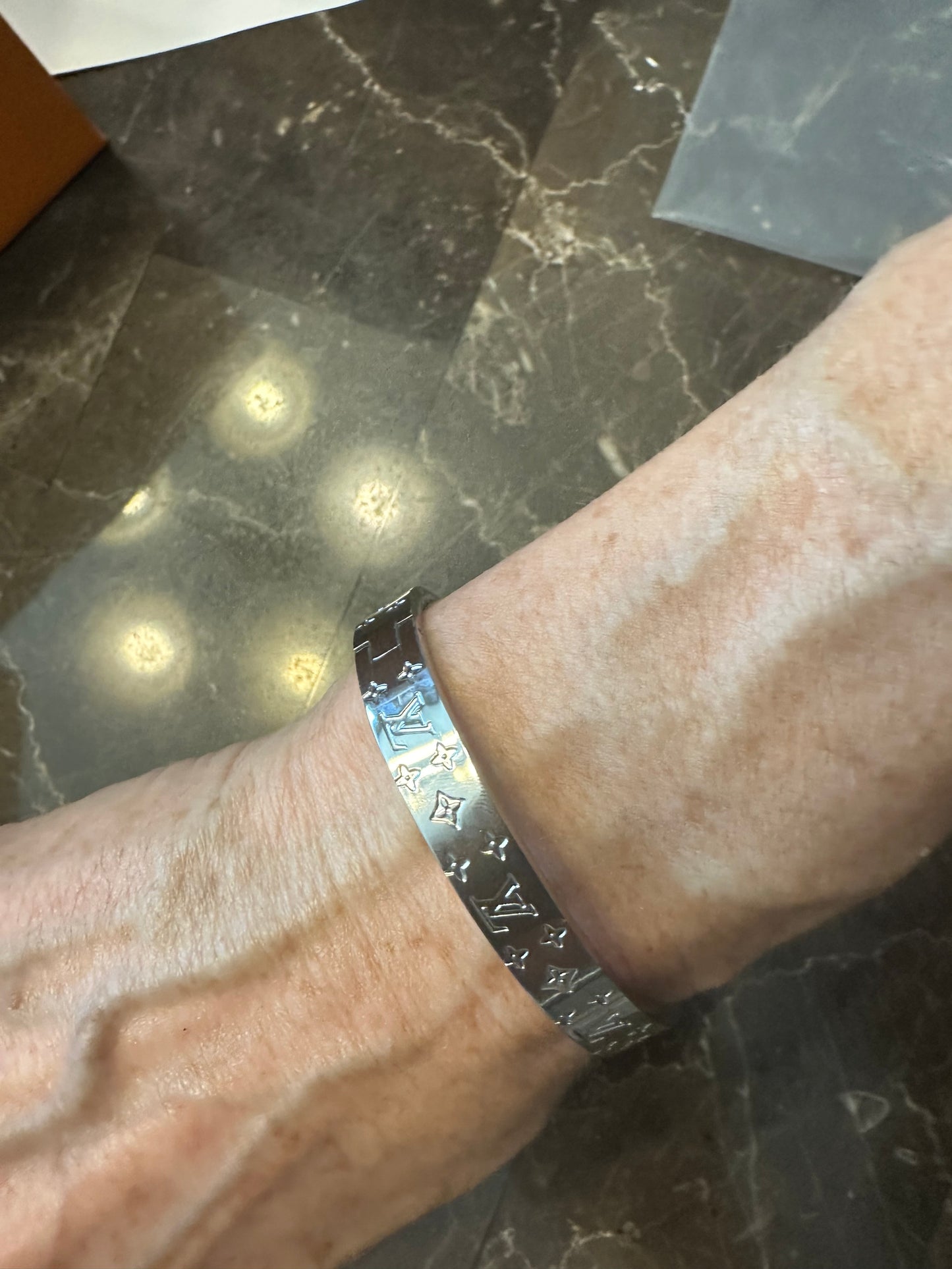 Louis Vuitton, white gold bracelet
