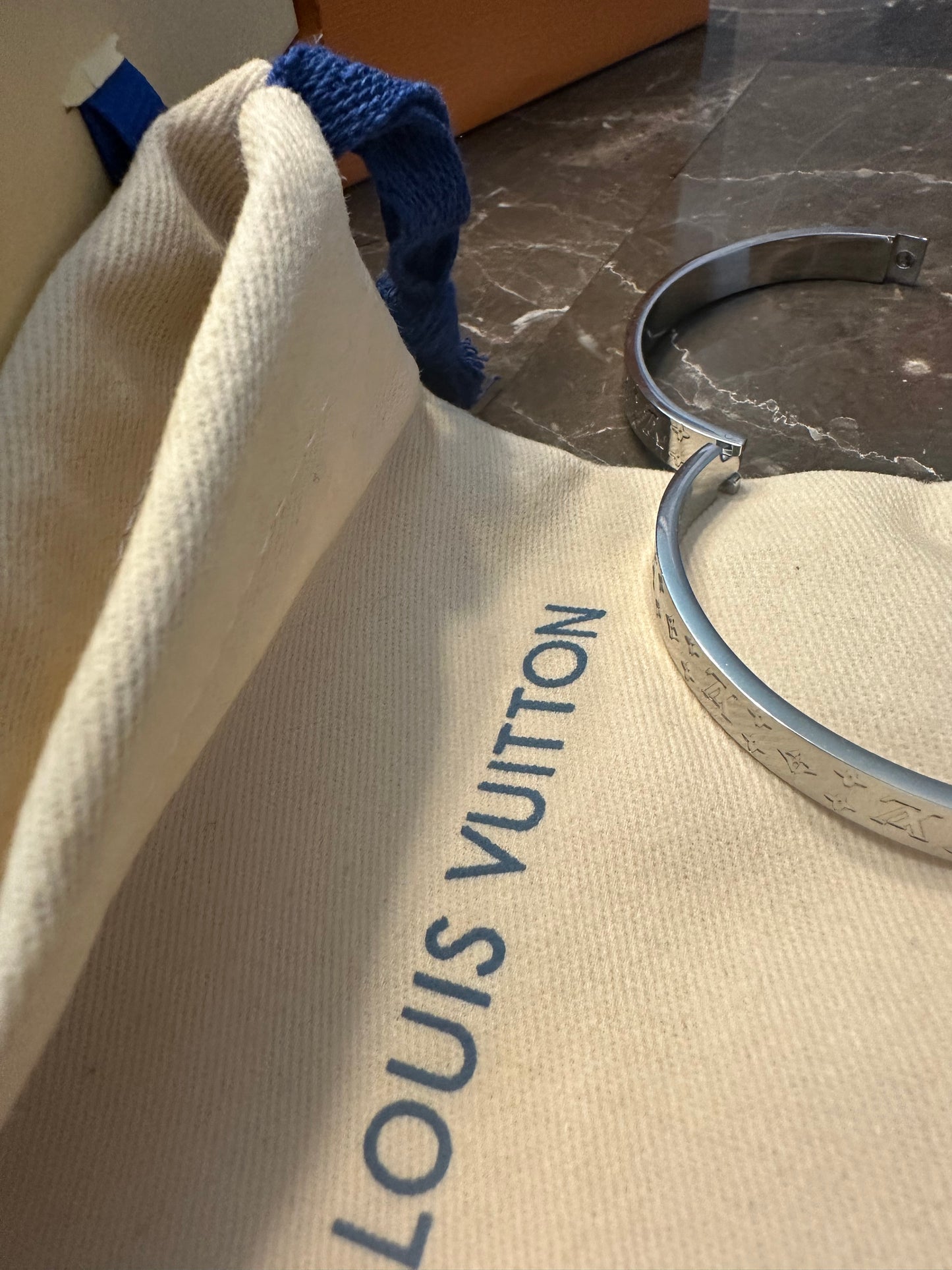 Louis Vuitton, white gold bracelet