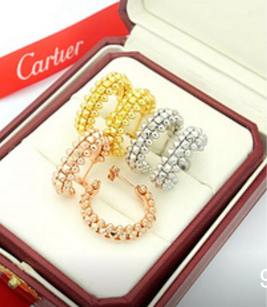 Bullet collection in yellow gold. The rose gold and white gold are not included.